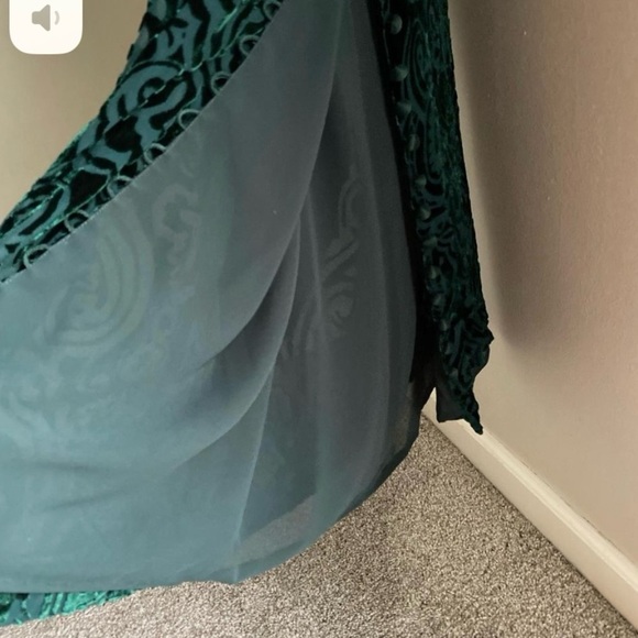 VINTAGE Dark green velvet maxi dress with scoop neck back size 6 - Picture 3 of 7